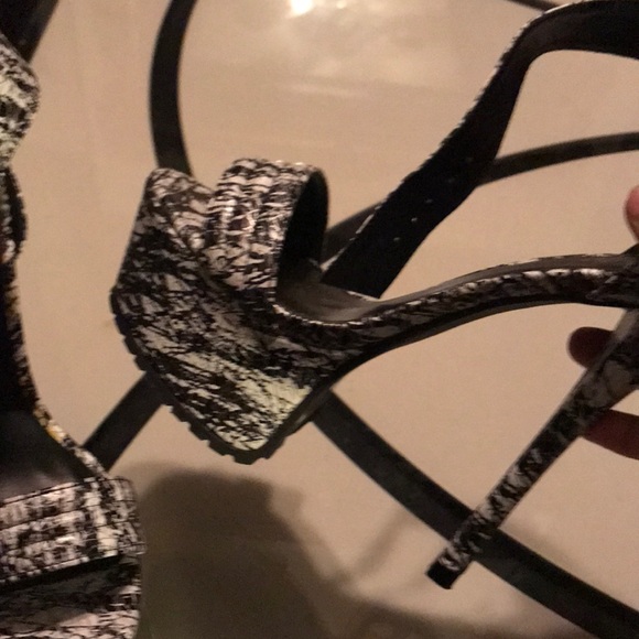 Heels - Picture 2 of 2